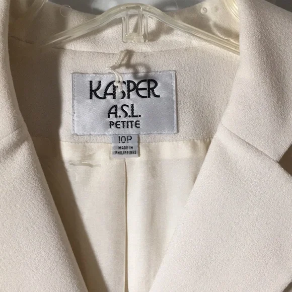 Kasper A.S.L. Petite cream 3 button front blazer career pantsuit size 10P - Picture 2 of 7
